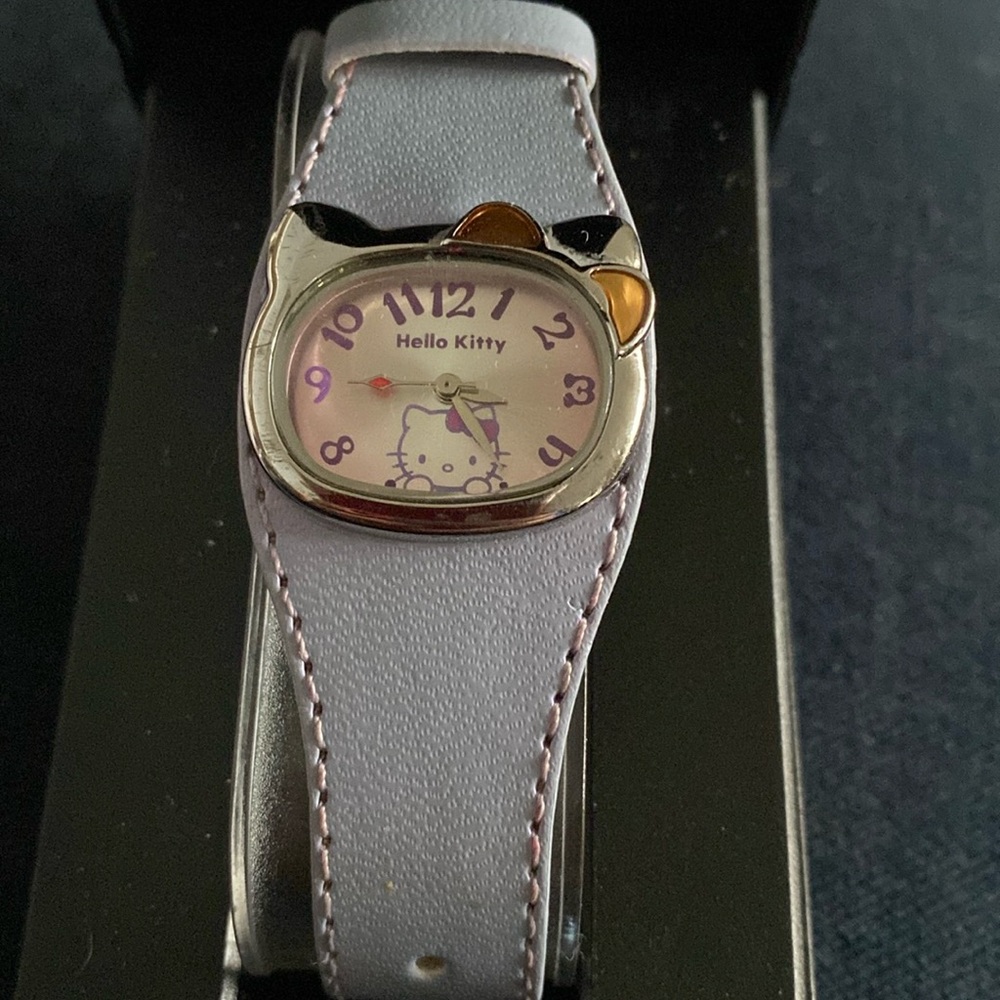 SANRIO HELLO KITTY analogue watch bow lavender iridescent